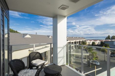 Photo of property in Marina View Apartments, 307/4 Reads Quay, Gisborne, 4010