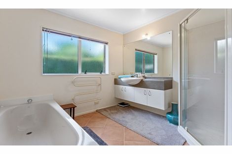 Photo of property in 110 Landing Drive, Albany, Auckland, 0632