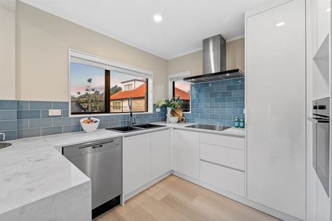 Photo of property in 63c Nile Road, Milford, Auckland, 0620