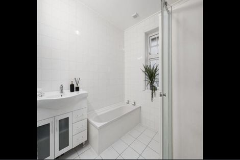 Photo of property in 5 Grass Street, Oriental Bay, Wellington, 6011