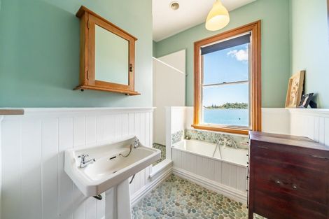 Photo of property in 55 Paremata Road, Paremata, Porirua, 5024