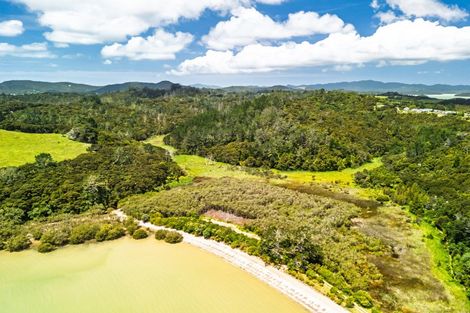Photo of property in 73 Pipiroa Road, Ngatea, 3503