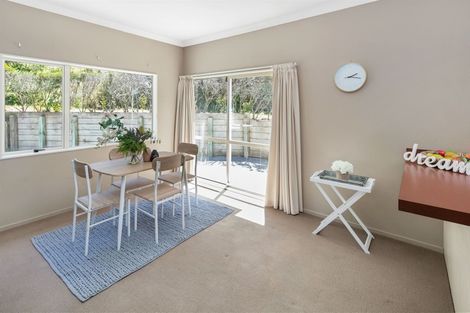 Photo of property in 6 Chippenham Grove, Churton Park, Wellington, 6037