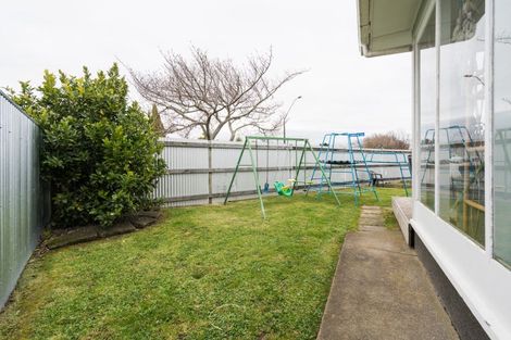 Photo of property in 87 Sutherland Crescent, Westbrook, Palmerston North, 4412