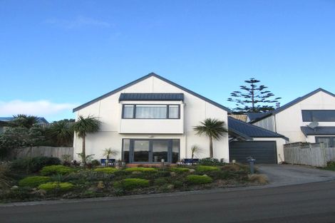 Photo of property in 8a Pelorous Street, Paparangi, Wellington, 6037