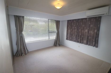 Photo of property in 10 Celeste Place, Totara Vale, Auckland, 0627