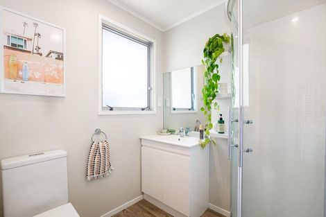 Photo of property in 176a Queens Drive, Lyall Bay, Wellington, 6022