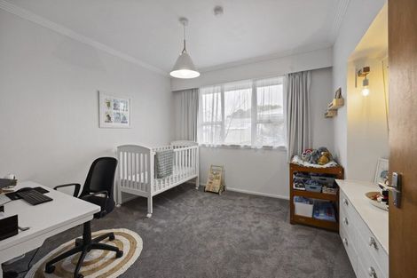 Photo of property in 2 Hood Place, Spotswood, New Plymouth, 4310