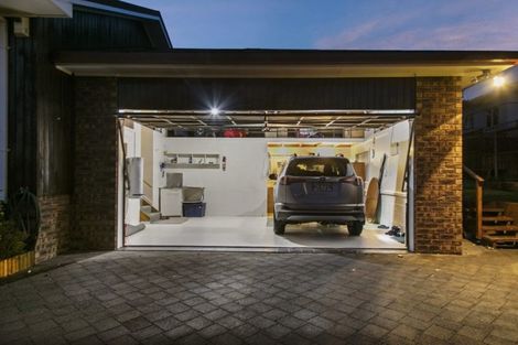 Photo of property in 1a Eastglen Road, Glen Eden, Auckland, 0602