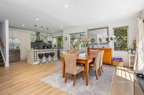 Photo of property in 218 Greenhithe Road, Greenhithe, Auckland, 0632