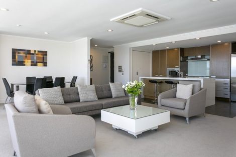 Photo of property in 225 Lake Terrace, Waipahihi, Taupo, 3330