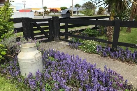 Photo of property in 25 Cobden Street, Westport, 7825