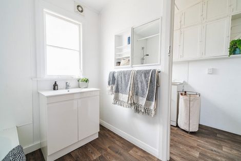 Photo of property in 2 Fairs Road, Milson, Palmerston North, 4414