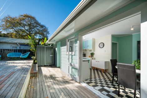 Photo of property in 10 Scotstoun Place, Glen Eden, Auckland, 0602