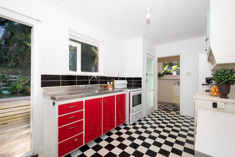 Photo of property in 10 Scotstoun Place, Glen Eden, Auckland, 0602