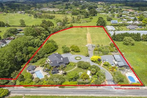 Photo of property in 155 Taupaki Road, Taupaki, Henderson, 0782