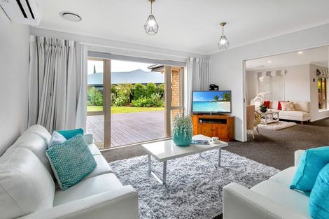 Photo of property in 10 Juliet Place, Rolleston, 7614