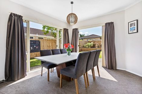 Photo of property in 154 Kilkenny Drive, East Tamaki Heights, Auckland, 2016