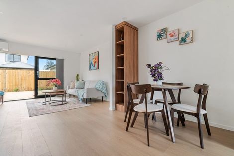 Photo of property in 32 Tapuwae Way, Mangere Bridge, Auckland, 2022