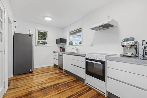 Photo of property in 64 Omata Road, Marfell, New Plymouth, 4310