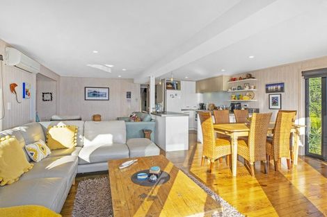 Photo of property in 34 Motuhoa Road, Tairua, 3508