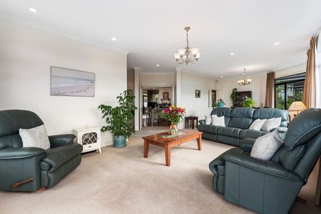 Photo of property in 36 Beauvoir Avenue, Matakatia, Whangaparaoa, 0930