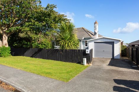 Photo of property in 44 Hardy Street, Waterloo, Lower Hutt, 5011