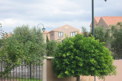 Photo of property in Tuscany Towers, 24/1 Ambrico Place, New Lynn, Auckland, 0600
