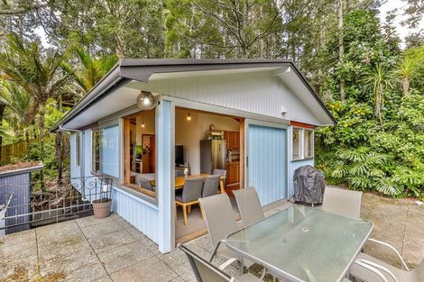 Photo of property in 25 Opou Road, Titirangi, Auckland, 0604
