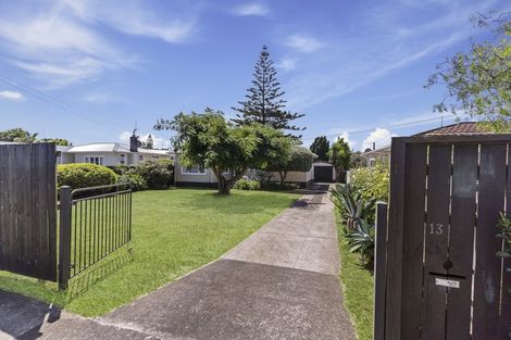 Photo of property in 13 Matapouri Road, Mangere Bridge, Auckland, 2022