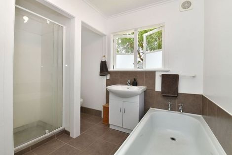 Photo of property in 114 Awaroa Road, Helensville, 0800