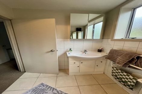Photo of property in 19 Castleford Street, Green Bay, Auckland, 0604