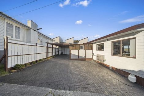 Photo of property in 2/86 Alfriston Road, Manurewa East, Auckland, 2102