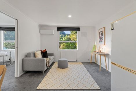 Photo of property in 16 Doris Gordon Crescent, Crofton Downs, Wellington, 6035