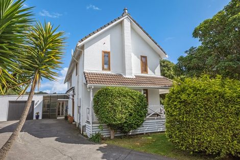 Photo of property in 28 Observatory Close, Whitby, Porirua, 5024