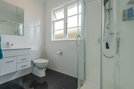 Photo of property in 8 Hughes Avenue, Hokowhitu, Palmerston North, 4410