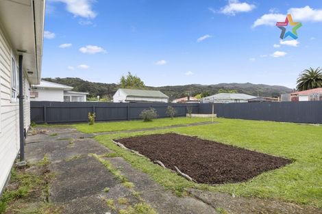 Photo of property in 10 Hunt Street, Wainuiomata, Lower Hutt, 5014