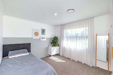 Photo of property in 49 Wakefield Road, Levin, 5571