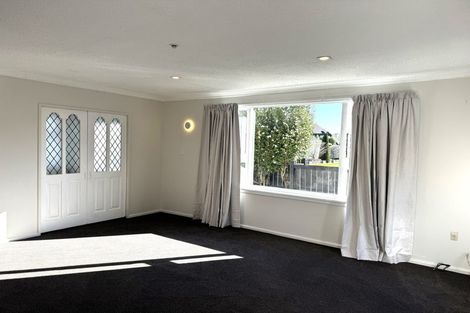 Photo of property in 320a Avonhead Road, Avonhead, Christchurch, 8042