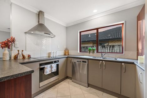 Photo of property in 90a Colwill Road, Massey, Auckland, 0614