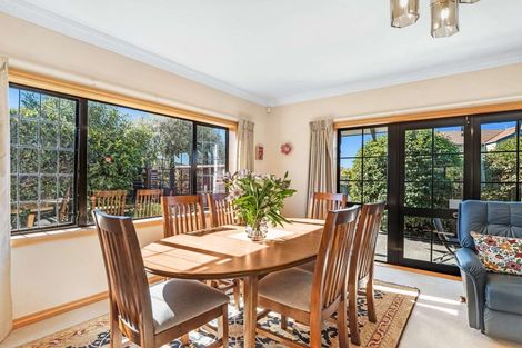 Photo of property in 43 Kilkenny Place, Fitzherbert, Palmerston North, 4410