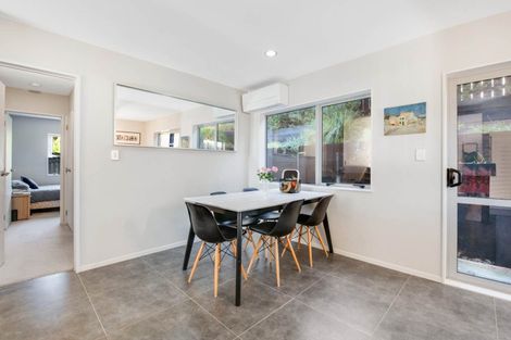 Photo of property in 69 Tamahere Drive, Glenfield, Auckland, 0629