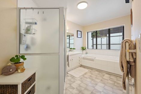 Photo of property in 47 Loloma Drive, Half Moon Bay, Auckland, 2012
