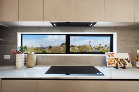 Photo of property in 12a Rewi Street, Torbay, Auckland, 0630