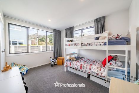 Photo of property in 393 Stokes Valley Road, Stokes Valley, Lower Hutt, 5019