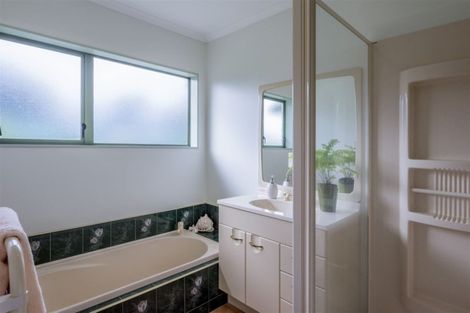 Photo of property in 98 Taylors Road, Otaki, 5583