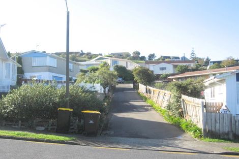Photo of property in 14 Gloaming Hill, Titahi Bay, Porirua, 5022