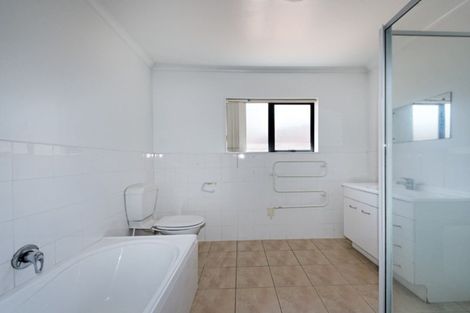 Photo of property in 22 Greenberry Drive, Ranui, Auckland, 0612