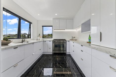 Photo of property in 7 Markham Place, Bucklands Beach, Auckland, 2012