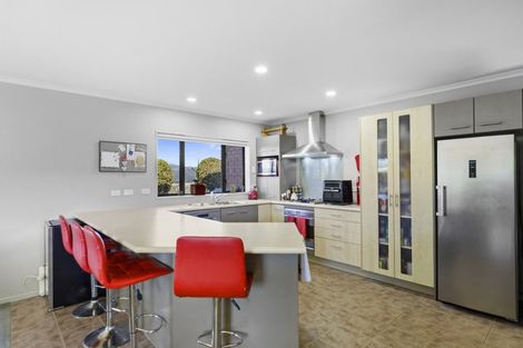 Photo of property in 17 Garrett Place, Riverstone Terraces, Upper Hutt, 5018